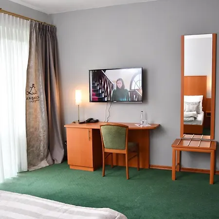 Отель Landhaus Lengede Hotel 3*